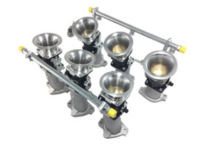 preparazione motore alfa romeo busso sei cilindri aspirato con kit corpi farfallati jenvey aspirazione dietta incremento potenza aumento regime di rotazione conversione motore a iniezione elttronica cornetti di aspirazione diretta trombette itb sincronizzazione corpi farfallati preparazione motore