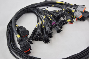 Cablaggio motore motorsport per gestione motore turbo con 8 iniettori 4 clindri fiat 500 punto abarth lancia delta ford cosworth farfalla elettronica etb mappatura centralina in tempo reale gestione pressione turbo con westgate esterna e solenoide di regolazione pressione turbo pierburg preparazione motore sovralimenato aumento potenza selezione mappa da bagnato e da asciutto Alfa romeo 75 turbo 1.8 gestione elettronica motore