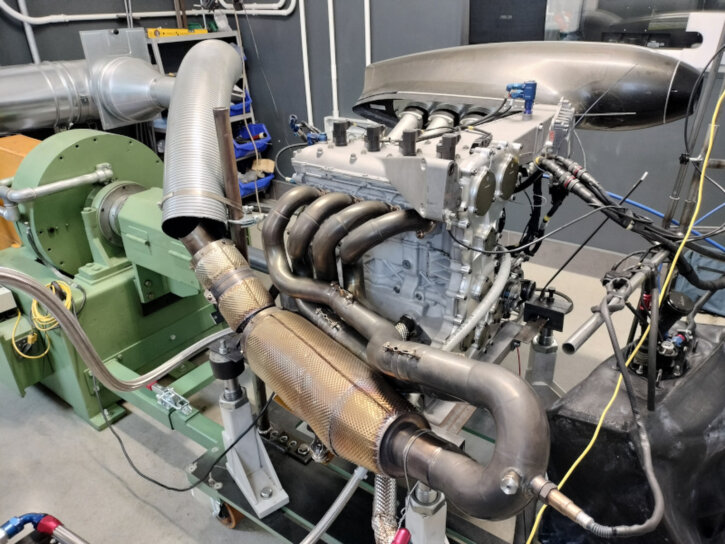 sala prova motori con banco a correnti parassite per la verifica e il test di motori da competizione per vetture moderne o storiche preparazione e mappatura elettronica da competizione programmabile e carburazione motori storici a carburatori o iniezione meccanica dyno room professionale con acquisizione dati digitale controllo freno telemetria