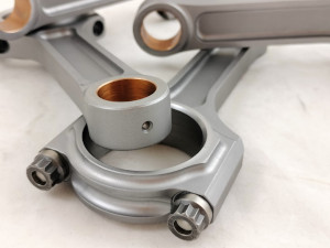 bielle in acciaio forgiato per elaborazione motore incremento potenza preparazione stage2 stage3 motore forgiato ferrari lamborghini maserati bulloni biella speciali tolleranza bronzine speciali trimetalliche disegno e costruzione bielle a disegno specifiche per incremento potenza motore aspirato e turbo