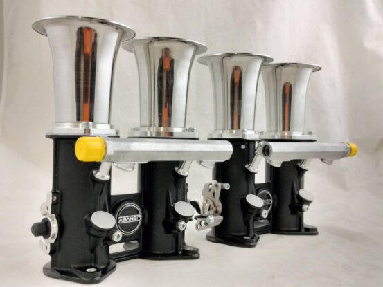 preparazione motore ad iniezione elettronica con corpi farfallati singoli per motore ford bda incremento prestazioni kit car peugeot 106 citroen saxo preparazione motore per conversione da carburatori ad iniezione mappatura elettronica programmabile efi technology aumento prestazioni motore aspirato farfalle singole