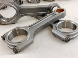 costruzione progettazione disegno bielle in acciaio per motri storiche e restauro vetture storiche da competizione elaborazione motori per vetture campionato auto storiche salita e pista sostituzione bielle originali o ricostruzione bielle originali.