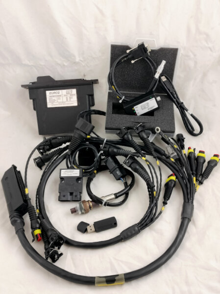 elettronica di controllo motore per fiat 500 motore bicilindrico a iniezione efi technology programmazione centralina euro2 classic controller digitale per sonda lambda lineare auto mappatura doppia mappa gestione e predisposizione cablaggio motore per doppia rampa di iniezione controllo carburazione sonda lambda wide band controllo retroazione software ect efi technology programmazione elettronica efi