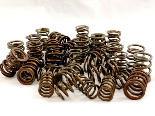 kit molle valvole speciali rinforzate alzata maggiorata per motori fiat lampredi monoalbero a camme in testa preparazione elaborazione motore da competizione albero a camme speciale alzata maggiorata fiat 128 elaborazione vetture campionato auto storiche salita uno tipo lancia delta 8 valvole preparazione motore a carburatori modifica iniezione elettronica programmabile da competizione