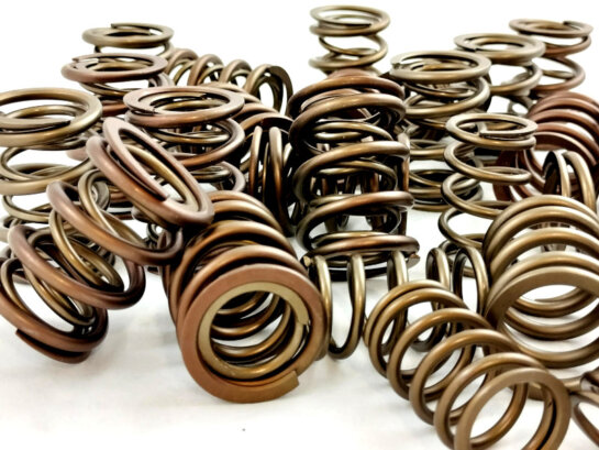 molle valvole speciali rinforzate per alzata maggiore alberi a camme elaborazione motore alfa romeo giulia alfa 75 1800 turbo preparazione motori aspirati per utilizzo competizioni auto storiche incremento potenza motore alfa romeo turbo distribuzione speciale con alzata valvole maggiorata