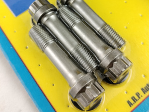 Serie di bullon speciali per motori modificati bielle in acciaio forgiate per sostituzione su motori elaborati preparazion vetture da competizione incremento potenza motori turbo e aspirati renault lancia volkswagen