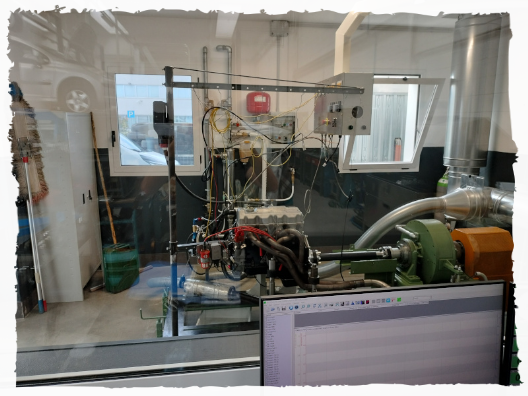 con l'utilizzo di sala prova motori e banco a rulli siamo in grado di sviluppare soluzioni software e mappatura centralina sempre a livello professionale mappatura centraline da competizione in sala prova motore messa a punto motori test rodaggio carburazione verifica funzionamento motore elaborazione elettronica centralina motore ecu dyno room per test e mappatura centralina sviluppo e vendita file testati a banco