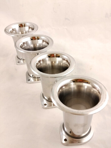 cornetti di aspirazione per odifica iniezione elettronica trasformazione da carburatori a corpi farfallati iniezione programmabile da competizione EFI Technlogy incremento prestazione preparazione vetture trombette in alluminio per aspirazione diretta lunghezza variabile utilizzabili anche su carburatori