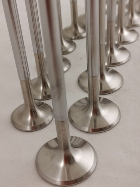 Valvole in nimonic per preparazione motori turbo normalmente tilizzate lato scarico per avere maggior resistenza al calore e aumentare l'affidabilità proprietà elevate del materiale per evitare possibili rotture e deformazioni della valvola aumento tenuta e alleggerimento distribuzione